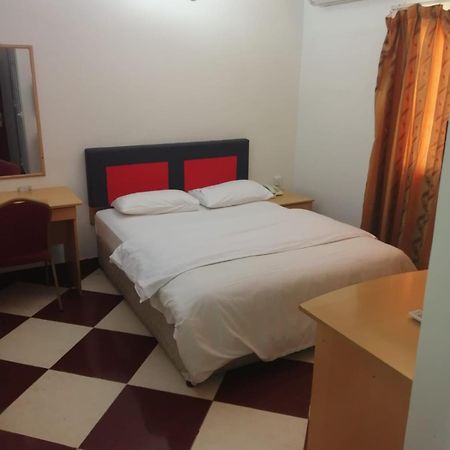 Sun City Hotel Maszkat Kültér fotó